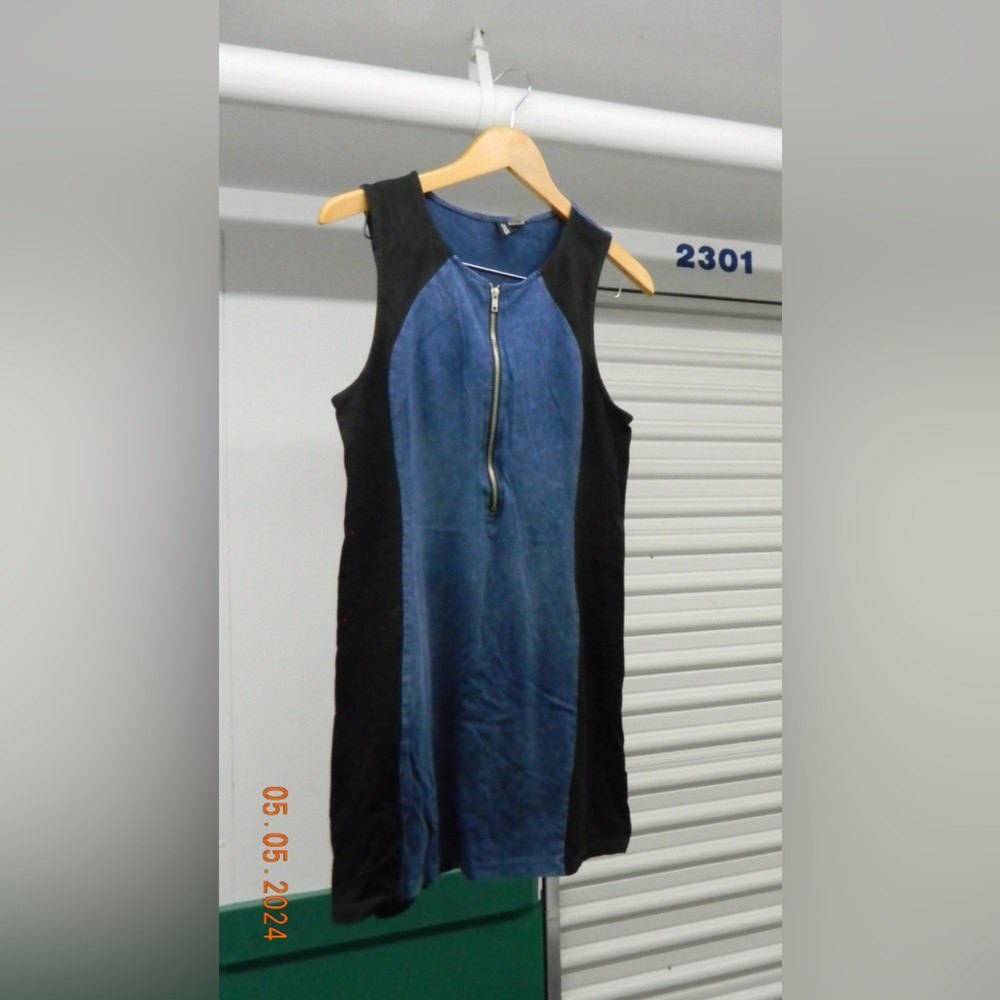 H&M zip-up bodycon minidress